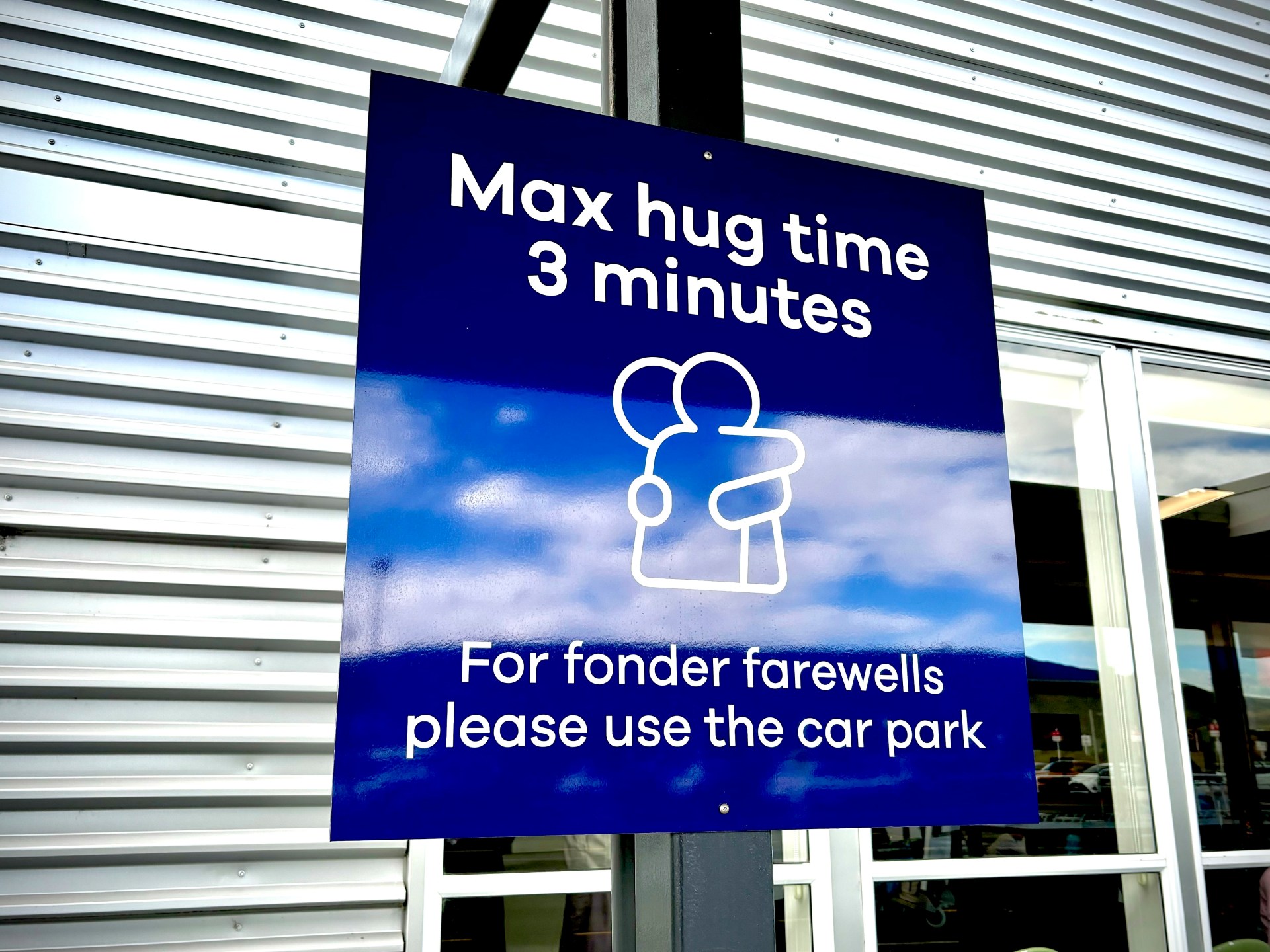 New Zealand airport imposes three-minute limit on hugs | Transport News