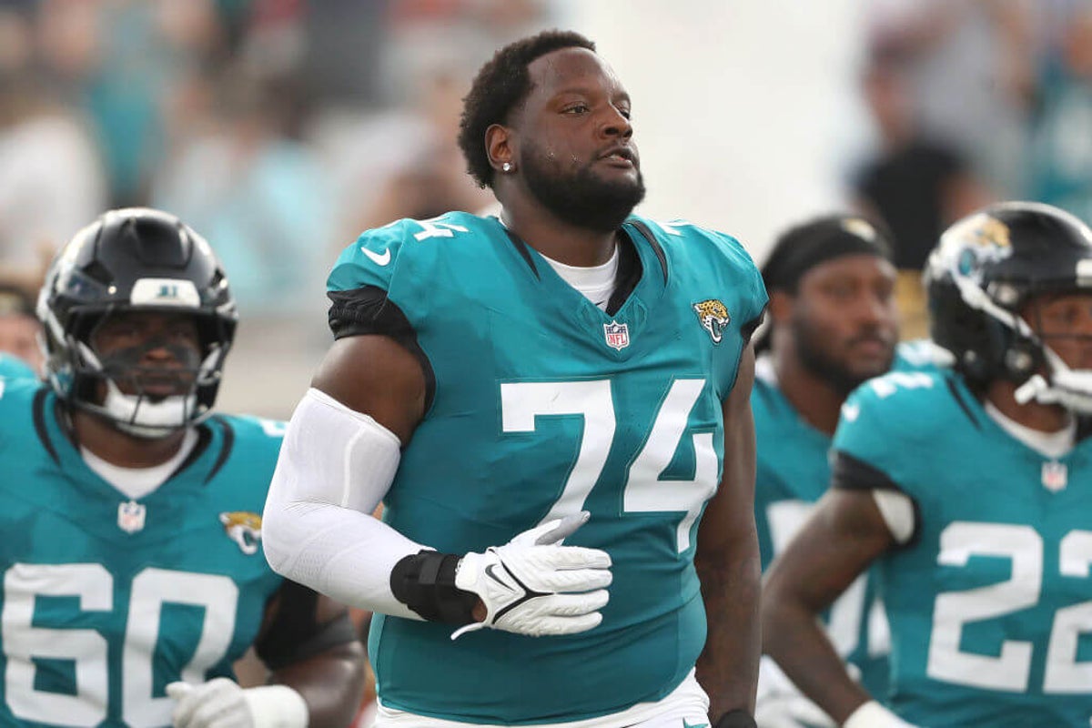 Vikings trade for Jaguars LT Cam Robinson to replace injured Christian Darrisaw: Sources