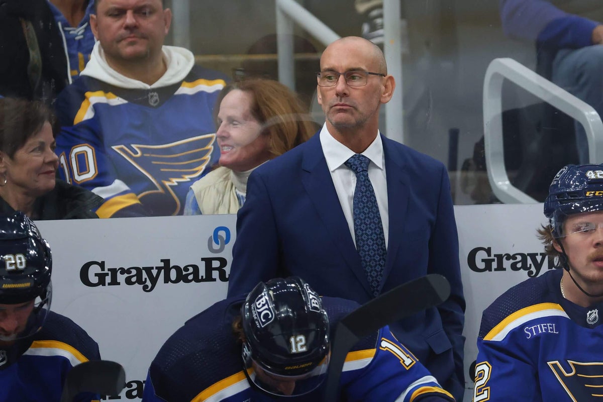 St. Louis Blues fire coach Drew Bannister, name Jim Montgomery replacement