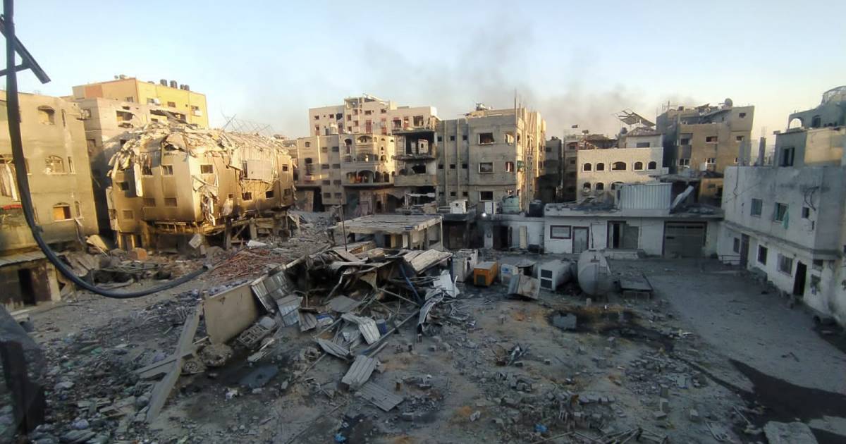 Israeli soldiers burn Gaza’s Kamal Adwan Hospital, force hundreds to leave | Israel-Palestine conflict News