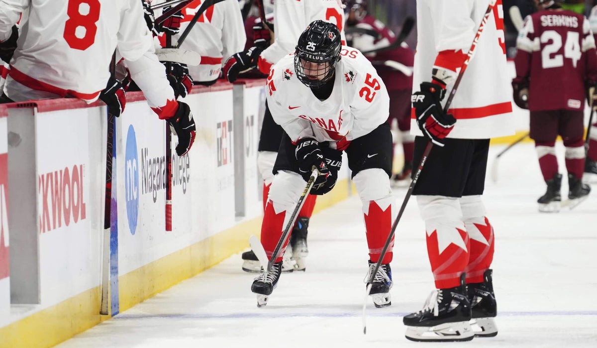 Canada’s Matthew Schaefer leaves World Juniors game vs. Latvia with injury