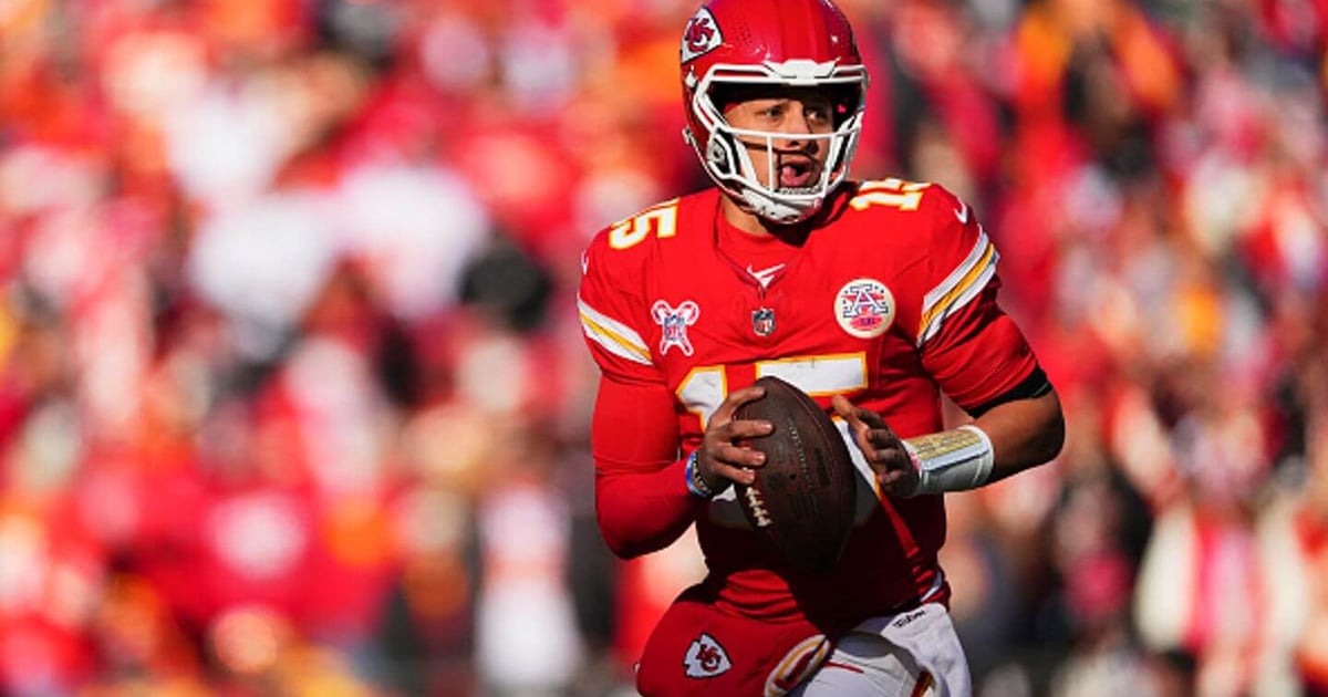 Chiefs vs. Steelers predictions and live updates: Netflix NFL Christmas game score, odds, latest