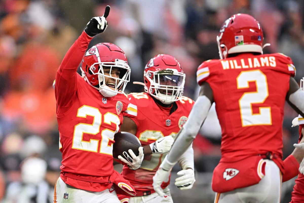 How a peek at the jumbotron helped the Chiefs’ Trent McDuffie grab his first NFL interception