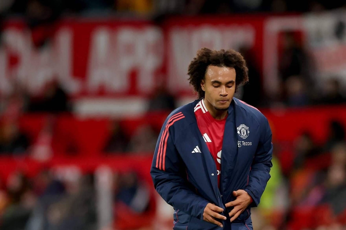 Joshua Zirkzee, Manchester United and the thorny issue of booing your own players